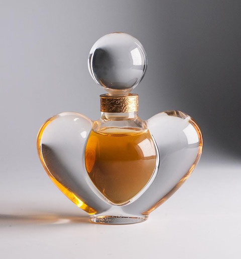 FAROUCHE - SUPERBE FLACON EN CRISTAL ENTIEREMENT TRANSPARENT : PARFUM A L'INTERIEUR - FLACON FABRICATION LALIQUE
