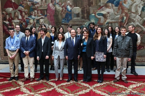 Nicole Guedj et la Délégation 2014, reçus à l'Elysée par le Président François Hollande, samedi 26 avril 2014