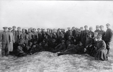  „Zur Erinnerung an die Verbrüderung mit den 25 sibirischen Schützen auf der                 Gallipoli-Stellung  am Serwetz-Fluss vor der Kirche von Beresowetsch mit der 4.                Kompanie der kgl.-bayr. Landsturm Infanterie Schweinfurt, Namen s.u