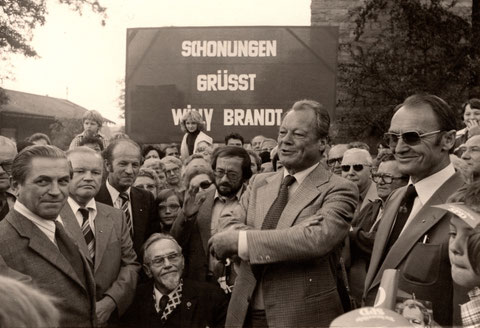 Wiily Brandt zu Besuch in Schonungen (links Franz Endres, dann Werner Hollwich, Karl Rosentritt)