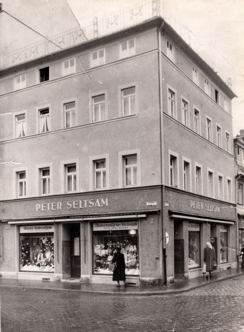 Hadergasse 2 (späteres sogenanntes Tschibo-Eck), ca. 1954, danka an Christian Lerchner