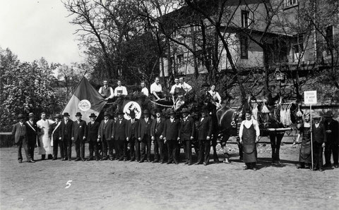 Erinnerung an den Festzug am 1. Mai 1933; Schmiede- und Wagnerinnung Fahrzeugwerk Joseph Fischer