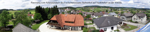 Panorama vom Scheunendach des Freilichtmuseums Stehrerhof auf Neukirchen/Vöckla