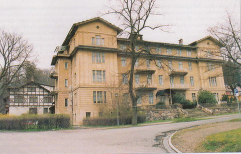 Hotel Bellevue kurz vor dem Abriß, links Villa Charlotte