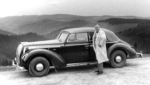 Heinrich Beutel mit PKW Opel Admiral