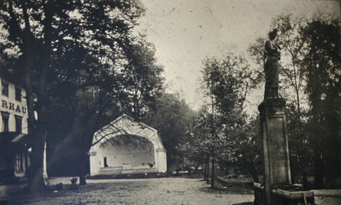Musikpavillon und Greifenbrunnen kurz vor 1913