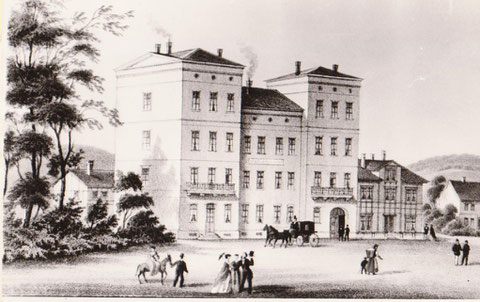 Zeichnung 1870er Jahre, links im Hintergrund Logierhof, rechts Fleischerei Erbe - Archiv W.Malek