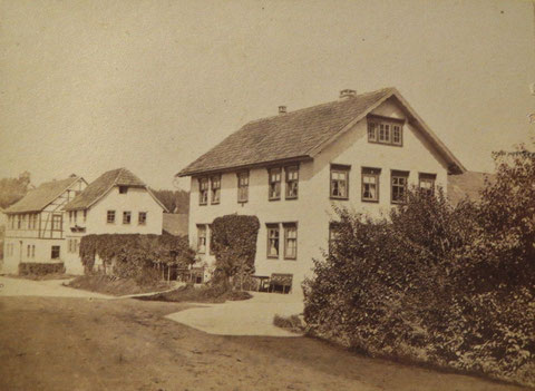 Hopf's Haus ca 1880, links daneben die Herzogliche Hofschmiede und Haus Jordan - Repro W.Malek