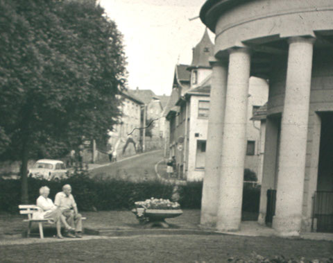 In der Mitte Haus vom Herzoglichen Hofinstallateur Georg-Rudolf Schwarz - Aufnahme 1960er/70er - Archiv - W.Malek