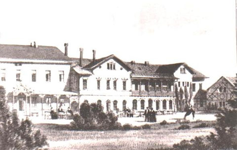 Rückseite der 1855 erbauten Kaltwasserheilanstalt, Fachwerkhaus rechts späteres Wohnhaus Prof.Max Seige - Repro Archiv W.Malek