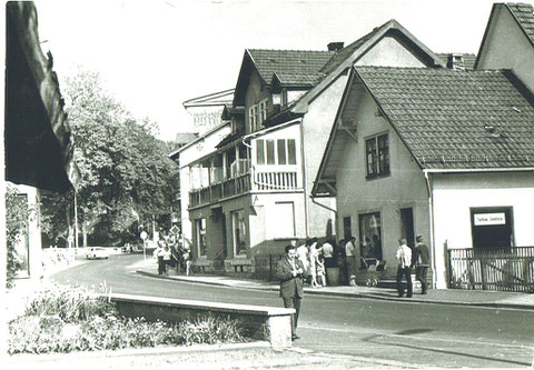 Archiv Fritz Eberhard Reich - Links Dach der Hufschmiede