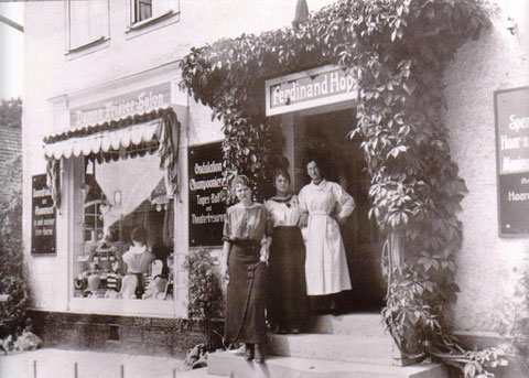 Neben der Post - Friseur Hopf - Archiv W.Malek