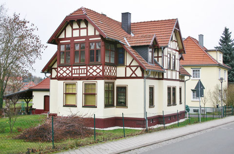 Nach aufwendiger Restaurierung 2013 erstrahlt das Gebäude in neuem Glanz