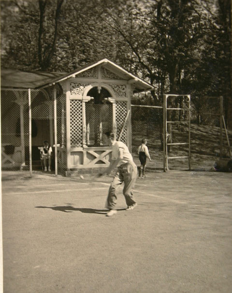 Tennisplatz Bernhard 1937 - Schüler Burmester - Archiv W.Malek