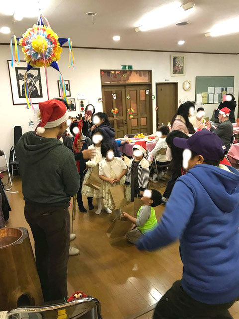 ピニャータ カトリック 教会 クリスマス 子供 遊び