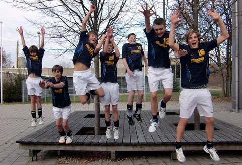 So jubeln die BaWü-Cup - Sieger 2011 (v.l.n.r.): Marcel Krimmel, Nico Krimmel, Lucas Deichmann, Christian Beck, Nicolas Grabner, Juraj Valovic u. Jan Kölzer