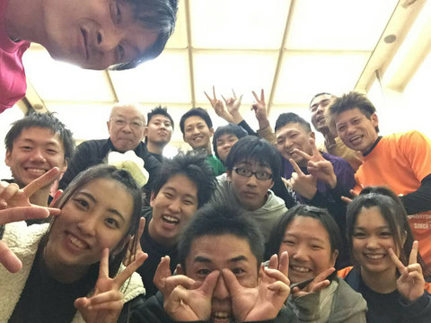 打ち上げのときの集合写真です!