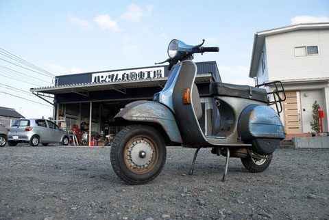 Buono VEHICLEとして今後活躍してくれるはずのベスパ・P200EMを"マドレーヌ号"と命名!