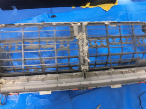 フィルター自動掃除ユニット機、ホコリの量が凄いです。