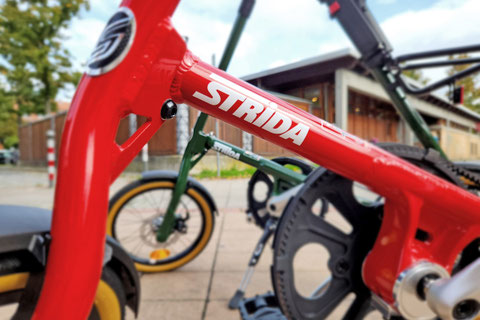 Velo Nürnberg Faltrad Strida 5 QR+ in Devil Red und Racing Green