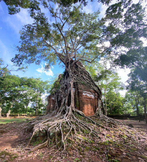 コーケー遺跡群のプラサット・プラム