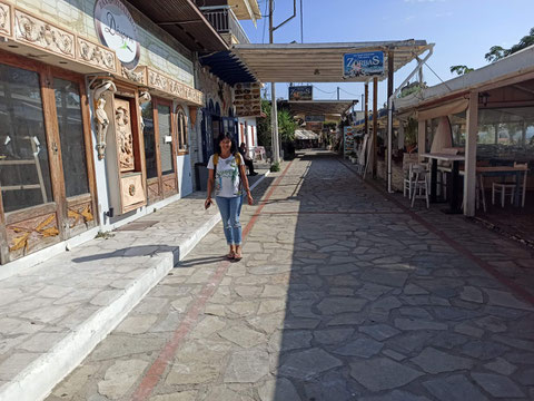 Die "Fressmeile" am Strand von Ouranoupoli