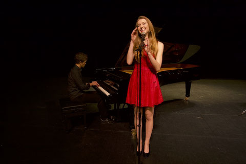 Duo piano-voix pour cocktail élégant dans la Vienne 🎹🌿 Prestation musicale sur mesure pour mariages et réceptions privées à Loudun, Montmorillon ou Civray.