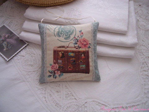 Coussin de porte Voyages à sa Porte -12euros (frais de port compris)- réf: cpl0829132