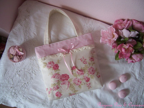 * Nouveauté *!!! Sac/Cabas Shabby Printemps " Tout de Roses et de Rayures " -26euros (frais de port compris)- réf: Sac 0615161-