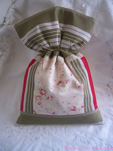 Sac à linge Pois et Toile à matelas -22 euros (frais de port 3euros)- réf: Sac 0722131-