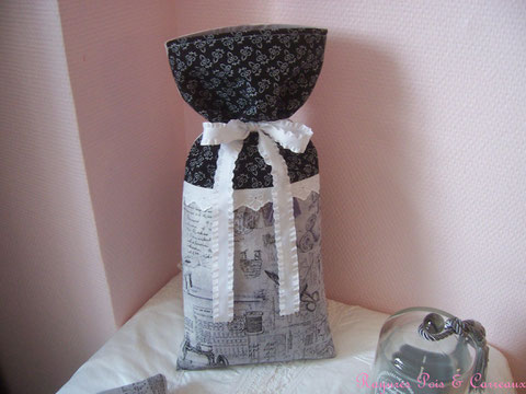 Long Sac pour travaux d'aiguilles et autres ' Au Bonheur des Dames "-21euros (frais de port compris)- réf: Poc1028161-