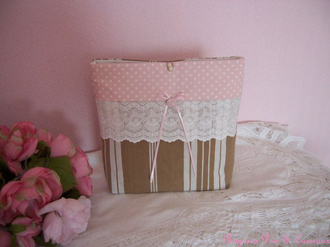 Trousse Toile à Matelas et Pois 17euros (frais de port compris) - réf: Trs 1215131-