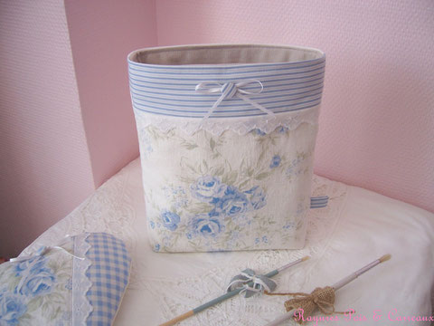 Nouvelle Collection Shabby côté Mer : Corbeille/Panière " Camaïeu de bleu et Rayures" -22euros (frais de port compris)- réf: VP0705172