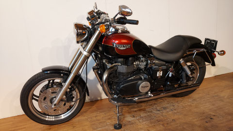 Triumph Speedmaster 900