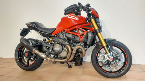 Ducati Monster 1200 S