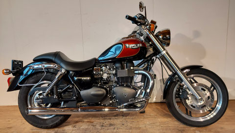 Triumph Speedmaster 900