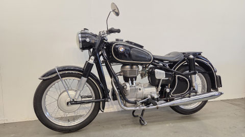 BMW R26