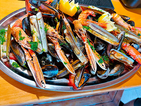 bandeja de surtido de marisco