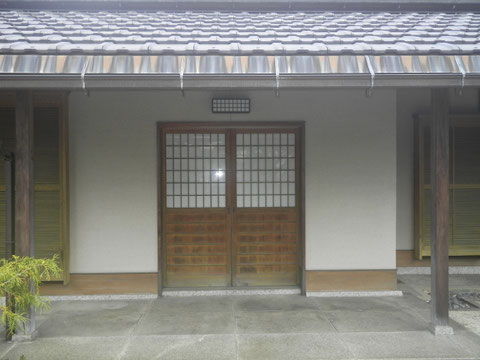 【改修前】 玄関