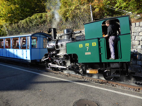 Lok 7 mit den Vorstellwagen B16 und B26 in der Kreuzugsstelle Oberstaffel