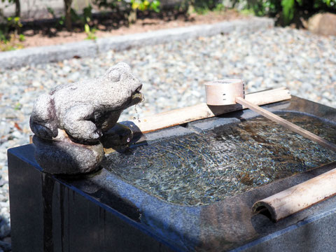 加恵瑠（かえる）神社