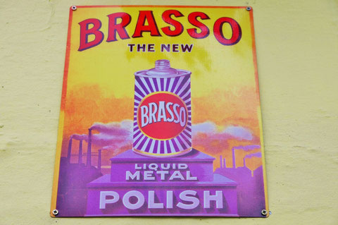 ブラッソ 金属磨き Brasso