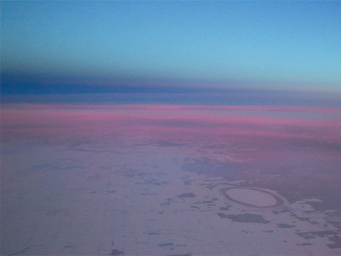 アメリカ大陸上空から眺める夜明け