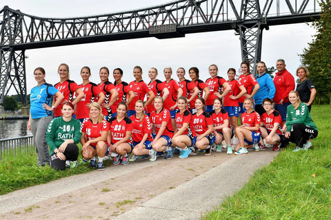 erste und zweite Frauenmannschaft 2018 /2019