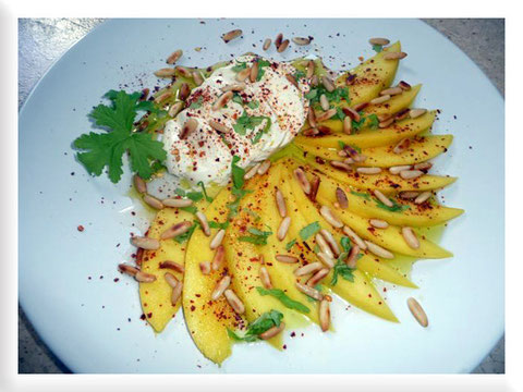 Mozzarella-Mango-Platte (-> Rezepte/Vorspeisen, Tipps & Tricks: Mango)