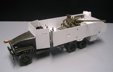 GMC Scratchumbau mit 4cm Bofors Flak von Italeri. Das Modell wurde im Mai 2021 verkauft.