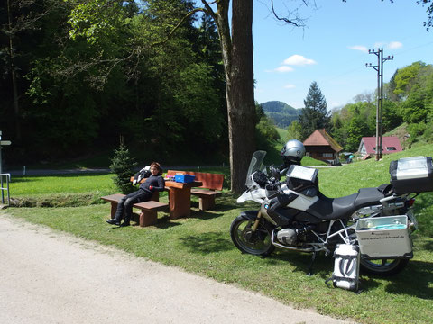 verschiedene "Vorbereitungs-Touren" halfen uns, die Motorrad-Ausrüstung zu optimieren.