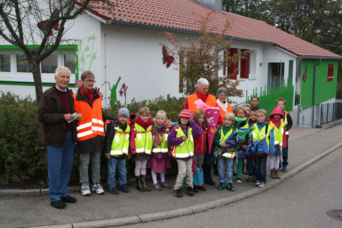 Gemeinsam geht es zur Schule