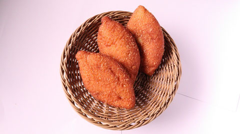 パン、カレーパン、お菓子、おやつ、料理、食べ物の写真フリー素材　Bread, curry bread, sweets, snacks, food, food photos free material