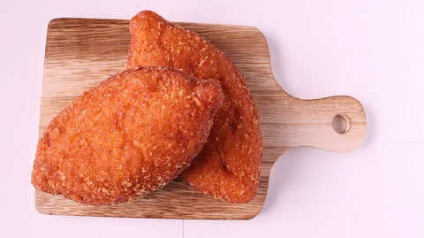 パン、カレーパン、お菓子、おやつ、料理、食べ物の写真フリー素材　Bread, curry bread, sweets, snacks, food, food photos free material